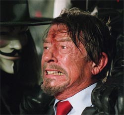 V jak wendetta - Adam Sutler