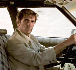 Harry Dean Stanton jako Bud w filmie Komornicy (1984)