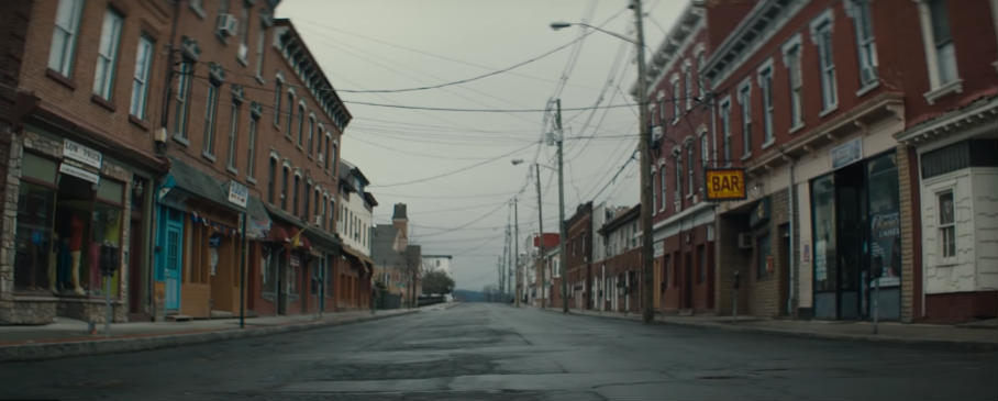 Film I Think We're Alone Now - opuszczone miasto