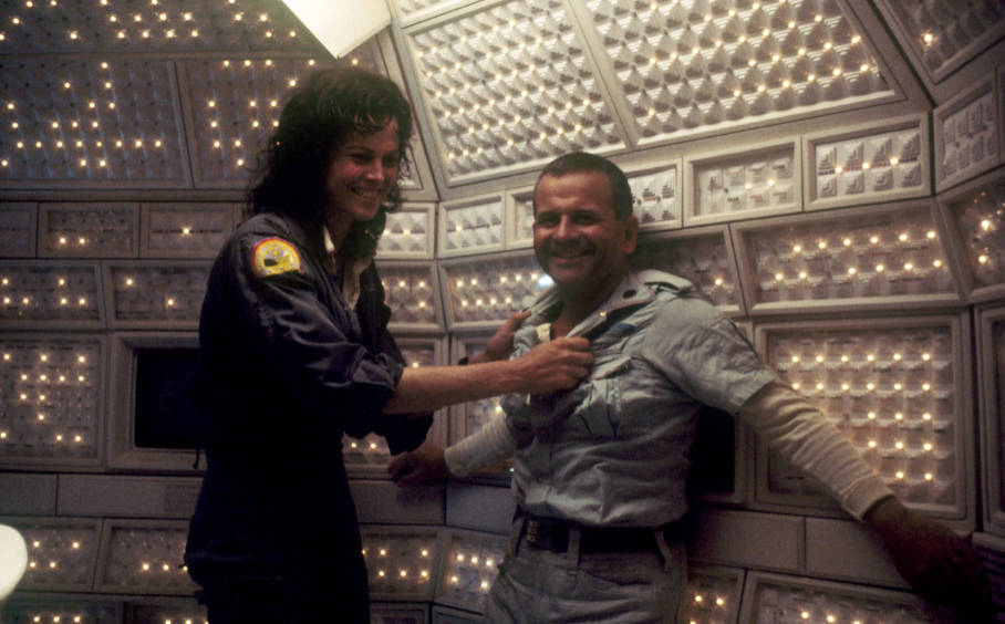 Ian Holm wraz z Sigourney Waver podczas prac na planie filmu Alien (1979)