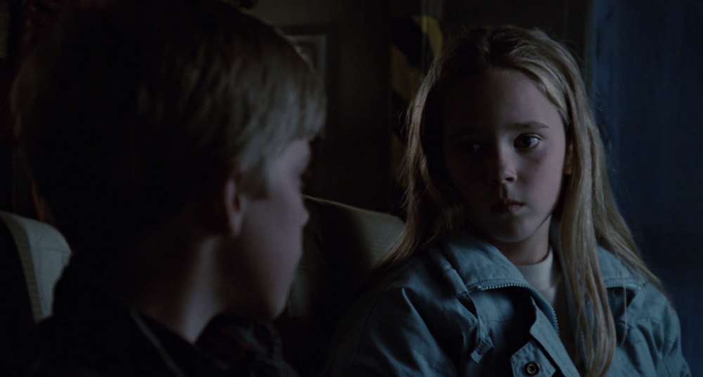 Rodzina Jordenów w wersji reżyserskiej filmu "Obcy - decydujące starcie" Rodzina Jordenów - Newt z bratem na LV-426, czekają na powrót rodziców z wraku