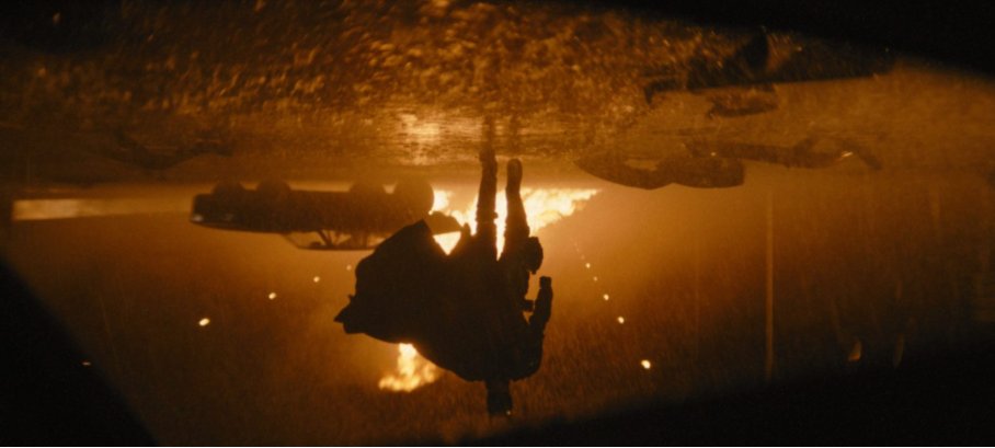 Przepiękna scena wzbogacona muzyką - finał pościgu Batmana za Pigwinem