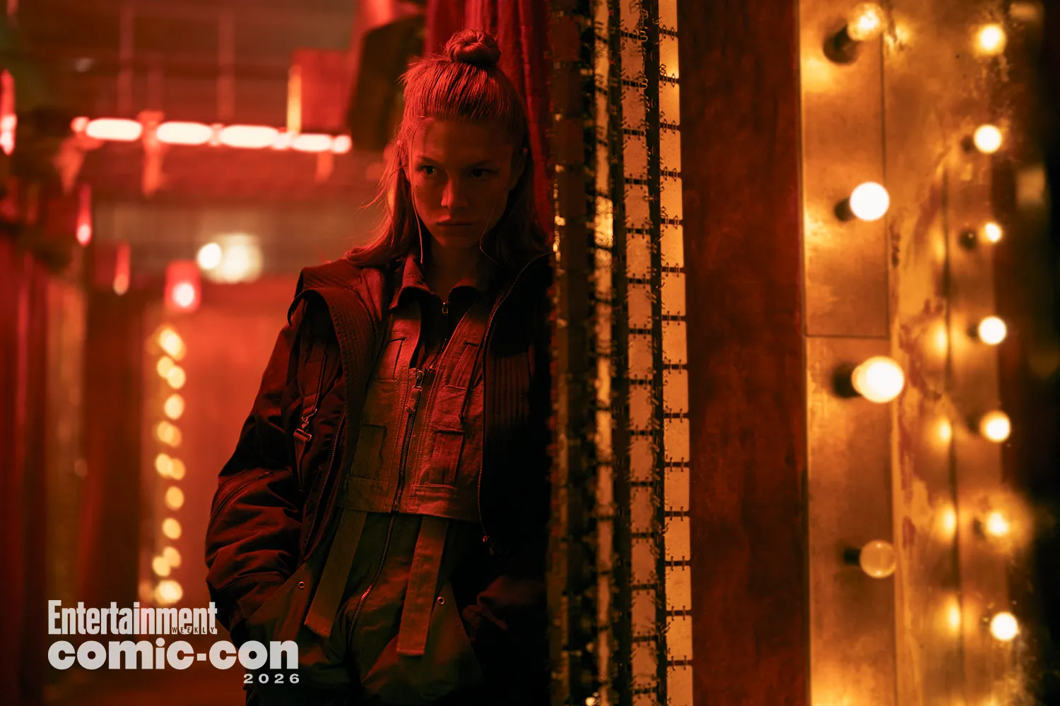 Hunter Schafer jako Cora w serialu Blade Runner 2099